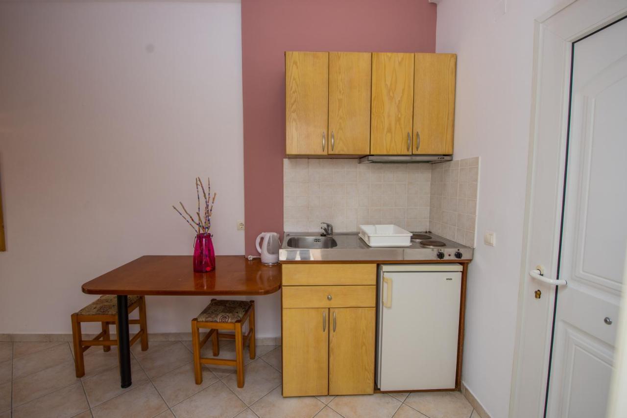 Kogeros Appartement Agios Georgios Pagon Buitenkant foto