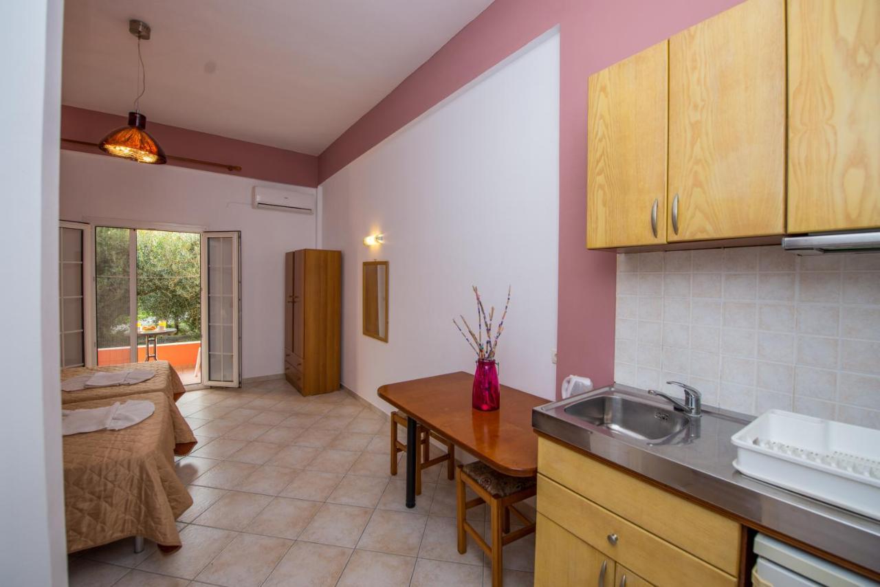 Kogeros Appartement Agios Georgios Pagon Buitenkant foto